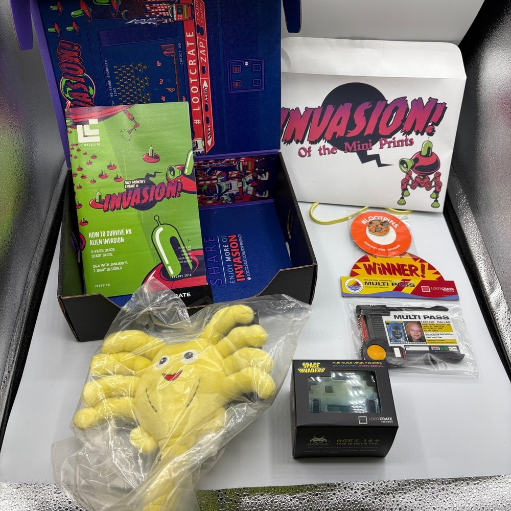 Loot Crate Invasion January 2016 Alien Facehugger Space Invaders Fifth Element
